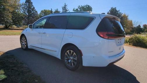 2024 Chrysler Pacifica L