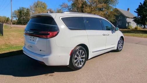 2024 Chrysler Pacifica L