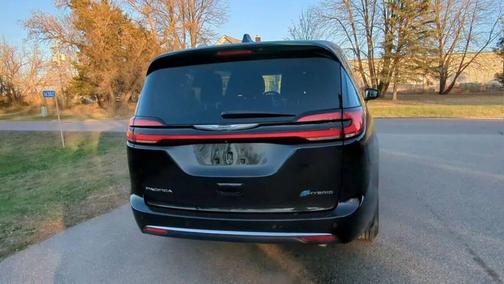 2023 Chrysler Pacifica Hybrid Touring L