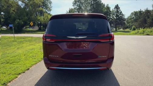2023 Chrysler Pacifica Hybrid Touring L