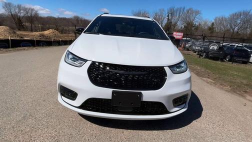 Bright White Clearcoat 2025 Chrysler Pacifica Limited