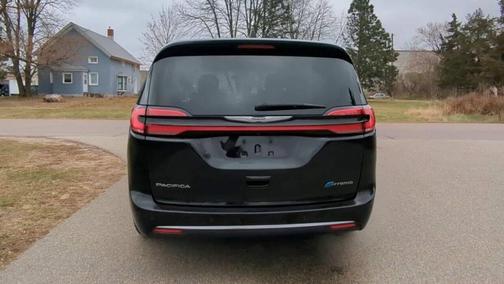 2023 Chrysler Pacifica Hybrid Limited