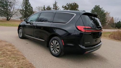2023 Chrysler Pacifica Hybrid Limited