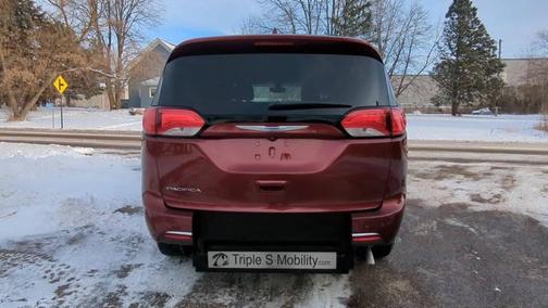 2018 Chrysler Pacifica Touring-L