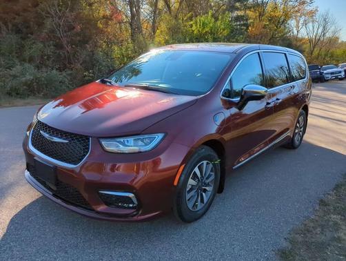 2023 Chrysler Pacifica Hybrid Limited