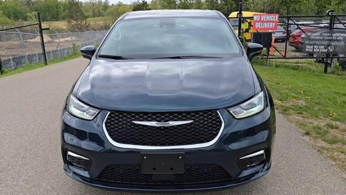 Fathom Blue Pearlcoat 2023 Chrysler Pacifica Touring L