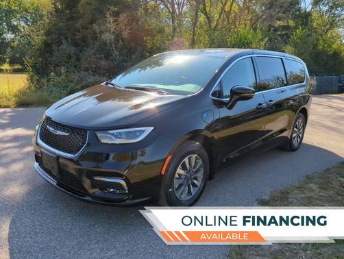 2024 Chrysler Pacifica Hybrid Select