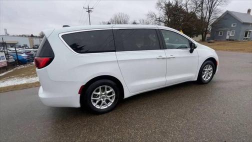 2021 Chrysler Voyager LX