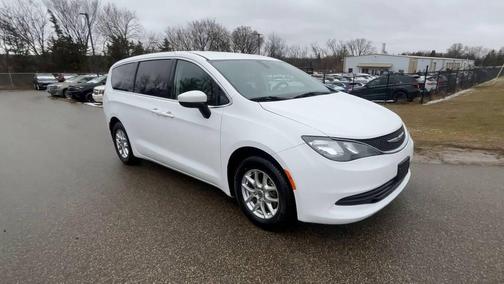 2021 Chrysler Voyager LX