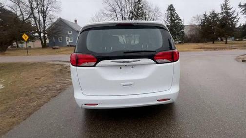 2021 Chrysler Voyager LX