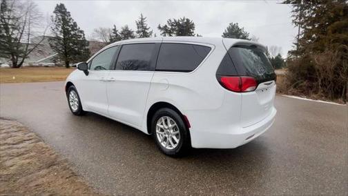2021 Chrysler Voyager LX