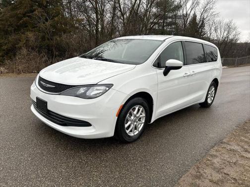 2021 Chrysler Voyager LX
