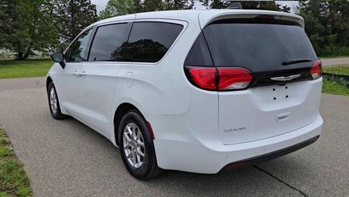 Bright White Clearcoat 2025 Chrysler Voyager LX