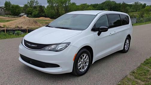 Bright White Clearcoat 2025 Chrysler Voyager LX