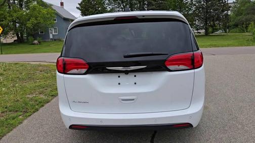 Bright White Clearcoat 2025 Chrysler Voyager LX