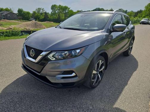 Gun Metallic 2022 Nissan Rogue Sport SL