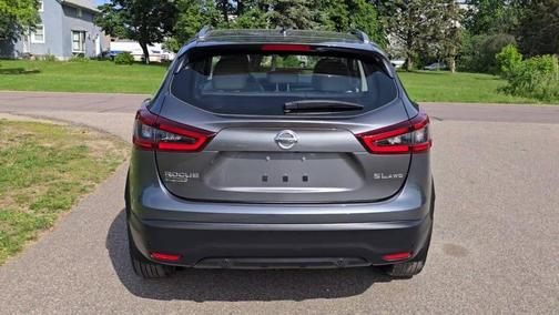 Gun Metallic 2022 Nissan Rogue Sport SL