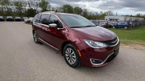 2020 Chrysler Pacifica Hybrid Limited
