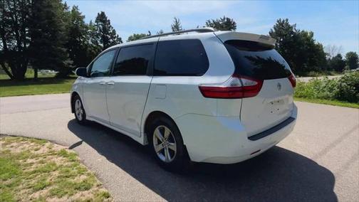 2018 Toyota Sienna XLE Premium