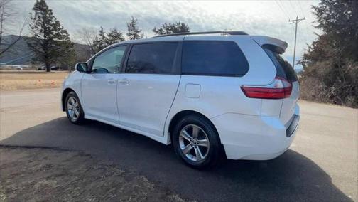 2018 Toyota Sienna XLE Premium