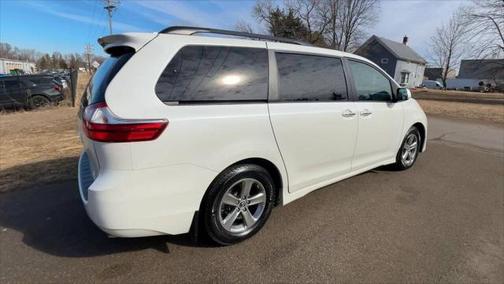 2018 Toyota Sienna XLE Premium
