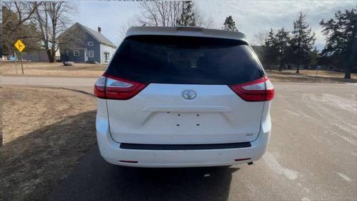 2018 Toyota Sienna XLE Premium