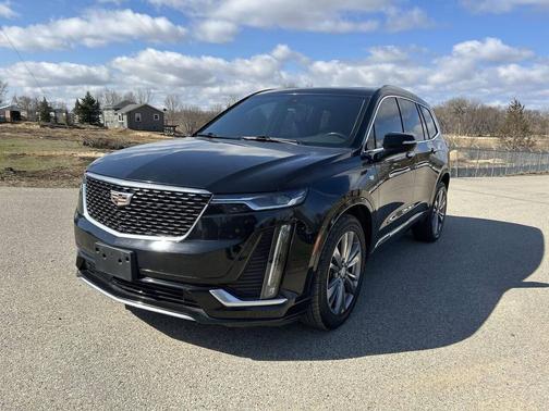 Stellar Black Metallic 2022 Cadillac XT6 Premium Luxury AWD