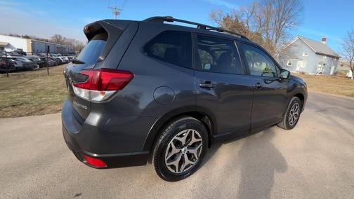 Magnetite Gray Metallic 2021 Subaru Forester Premium