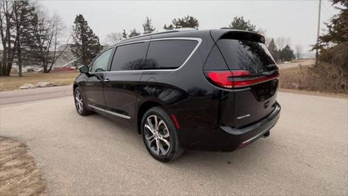 2022 Chrysler Pacifica L