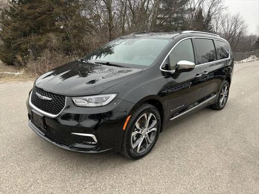 2022 Chrysler Pacifica L