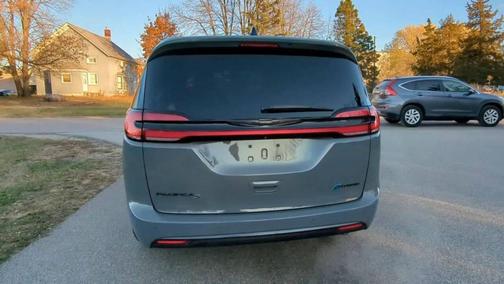 2023 Chrysler Pacifica Hybrid Touring L