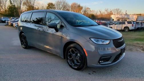 2023 Chrysler Pacifica Hybrid Touring L