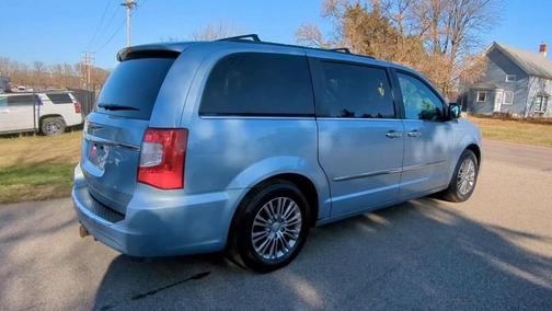 2013 Chrysler Town & Country Touring-L