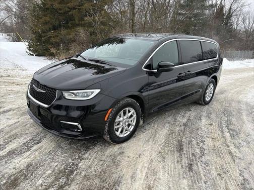 2023 Chrysler Pacifica Touring