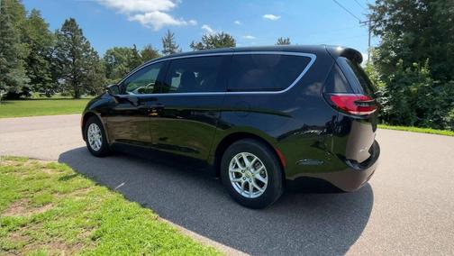 2023 Chrysler Pacifica Touring