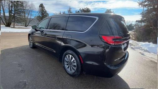 2024 Chrysler Pacifica Hybrid Select