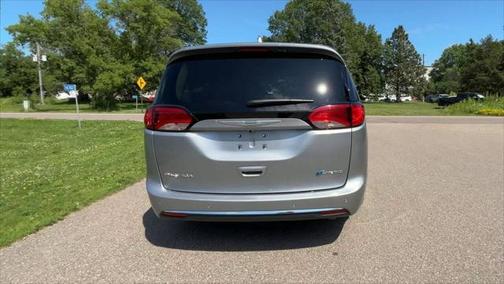 2020 Chrysler Pacifica Hybrid Touring L