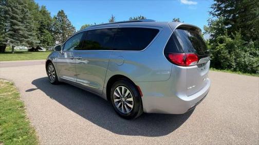 2020 Chrysler Pacifica Hybrid Touring L
