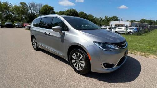 2020 Chrysler Pacifica Hybrid Touring L