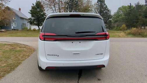 2025 Chrysler Pacifica Limited