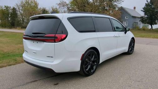 2025 Chrysler Pacifica Limited