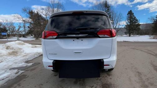 Bright White Clearcoat 2023 Chrysler Voyager LX