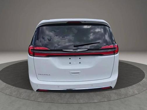 White 2025 Chrysler Pacifica L