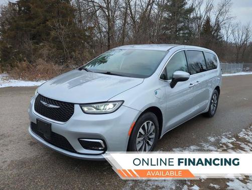 2023 Chrysler Pacifica Hybrid Touring L
