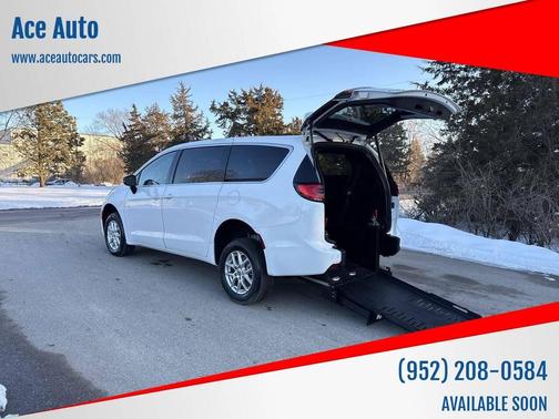 2024 Chrysler Pacifica Touring