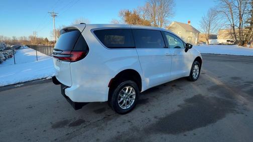 2024 Chrysler Pacifica Touring