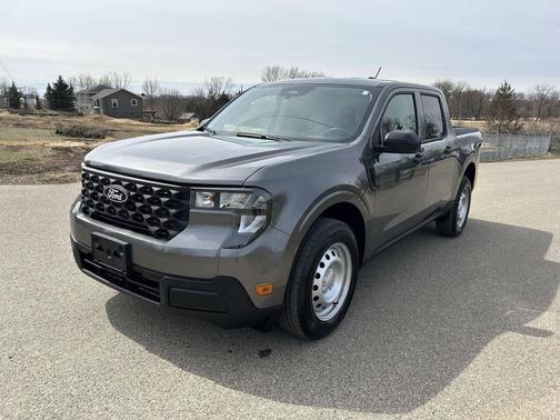 CARBONIZED GRAY METALLIC 2025 Ford Maverick XL