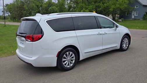 2018 Chrysler Pacifica Touring-L