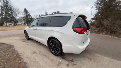 2020 Chrysler Pacifica L