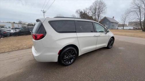 2020 Chrysler Pacifica L